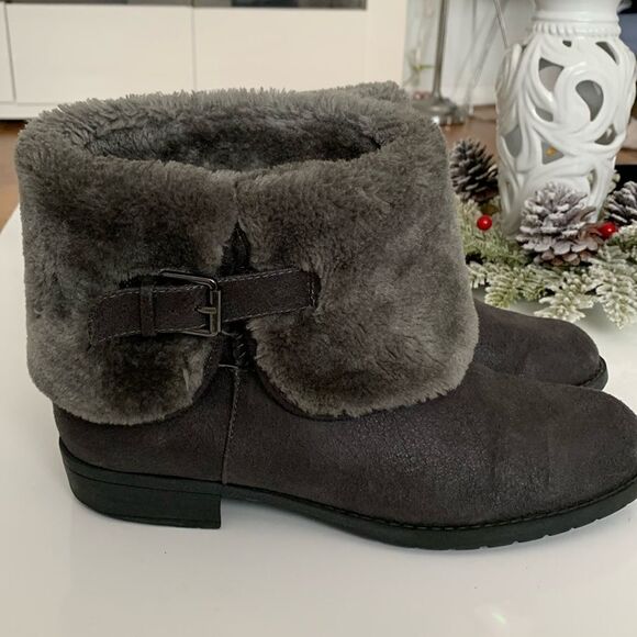 GH Bass & Co Women’s Alexis Gray Ankle Boots Faux Fur Slip On Size 10 - Picture 1 of 11